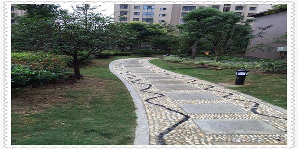 南阳鑫汇颐景苑小区花园小路.jpg